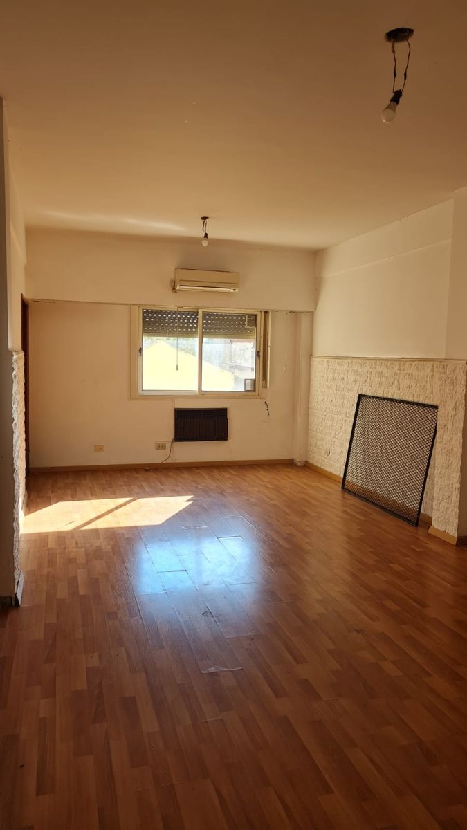 Amplio departamento 3 ambientes con lavadero cubierto y cochera. Centro de Ramos Mejia, inmejorable ubicacion — foto 5