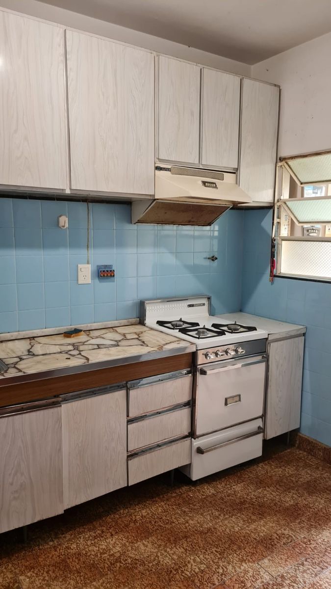 Amplio departamento 3 ambientes con lavadero cubierto y cochera. Centro de Ramos Mejia, inmejorable ubicacion — foto 7