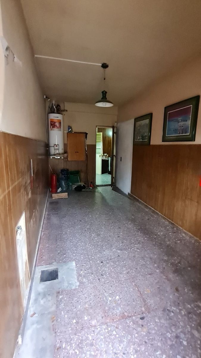 Casa americana 3 ambientes con garage, amplio fondo con pileta y quinchocon parrilla. — foto 5
