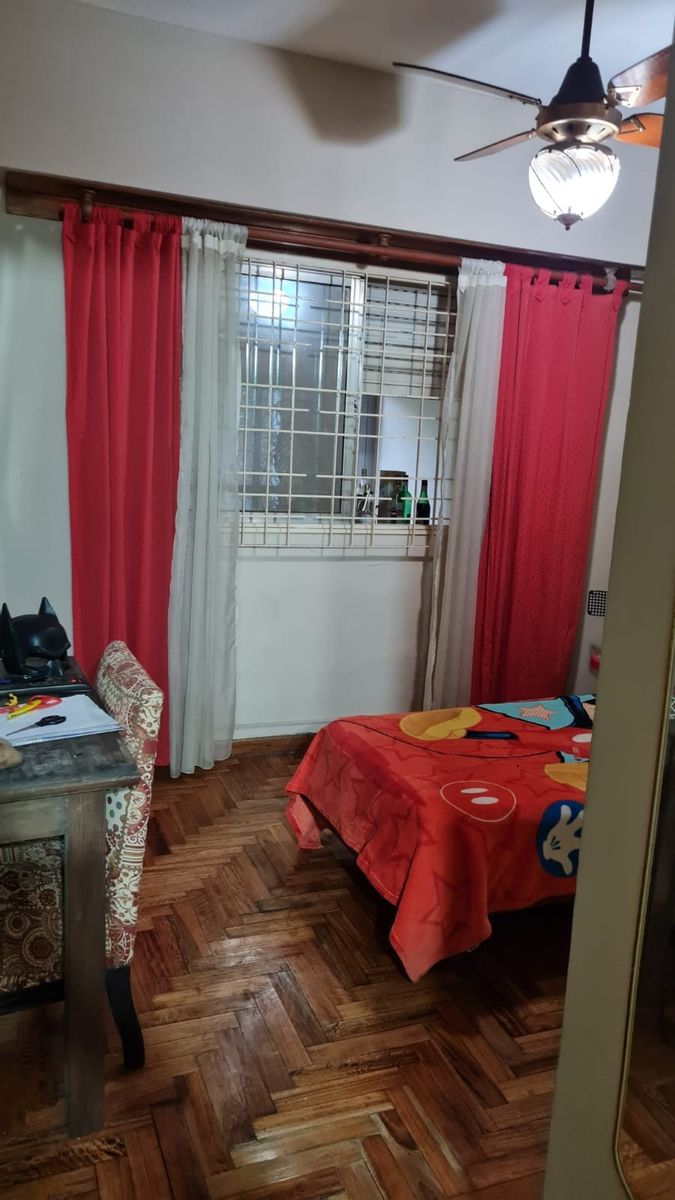 Casa americana 3 ambientes con garage, amplio fondo con pileta y quinchocon parrilla. — foto 7