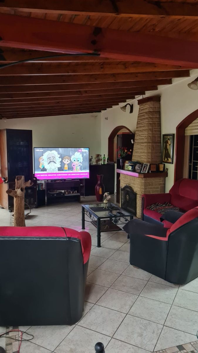 Casa americana 3 ambientes con garage, amplio fondo con pileta y quinchocon parrilla. — foto 9