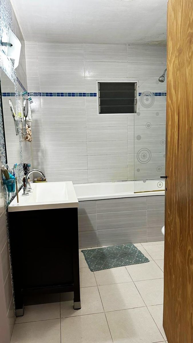 casa ph 4 ambientes con un local con 2 baños se vende todo en block — foto 5