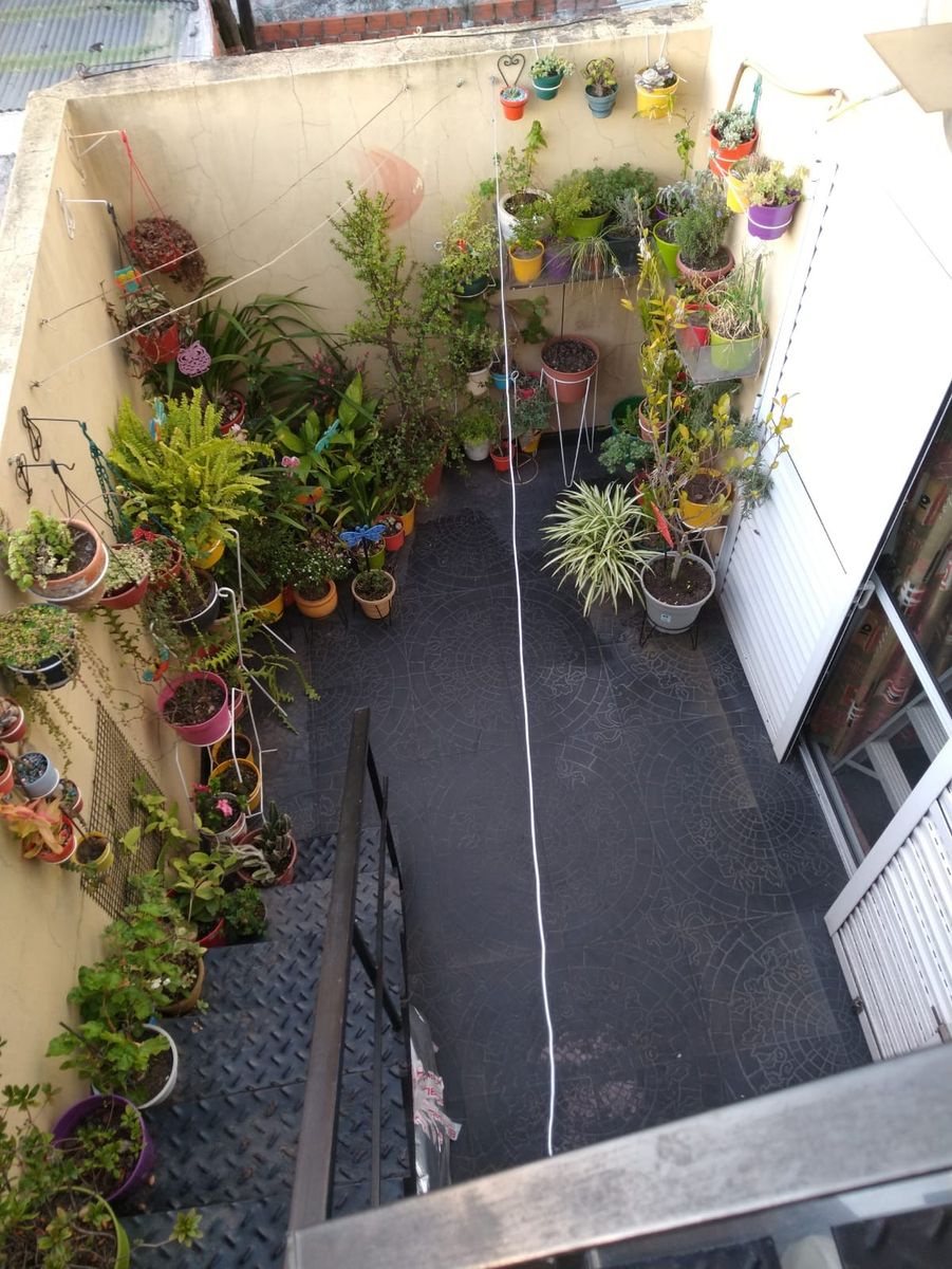 EXCELENTE DEPTO 2 AMBIENTES CON AMPLIA TERRAZA PROPIA / APTO CREDITO — foto 9