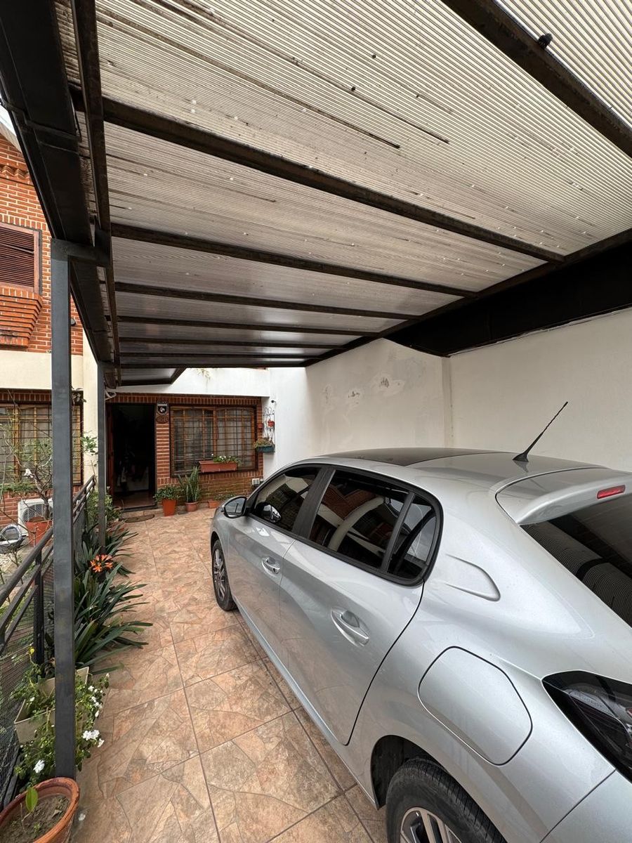 Dúplex 3 ambientes en dos plantas, con cochera cubierta para dos autos,patio con parrilla y balcón al frente. APTO CREDITO Ubicado en Haedo — foto 15