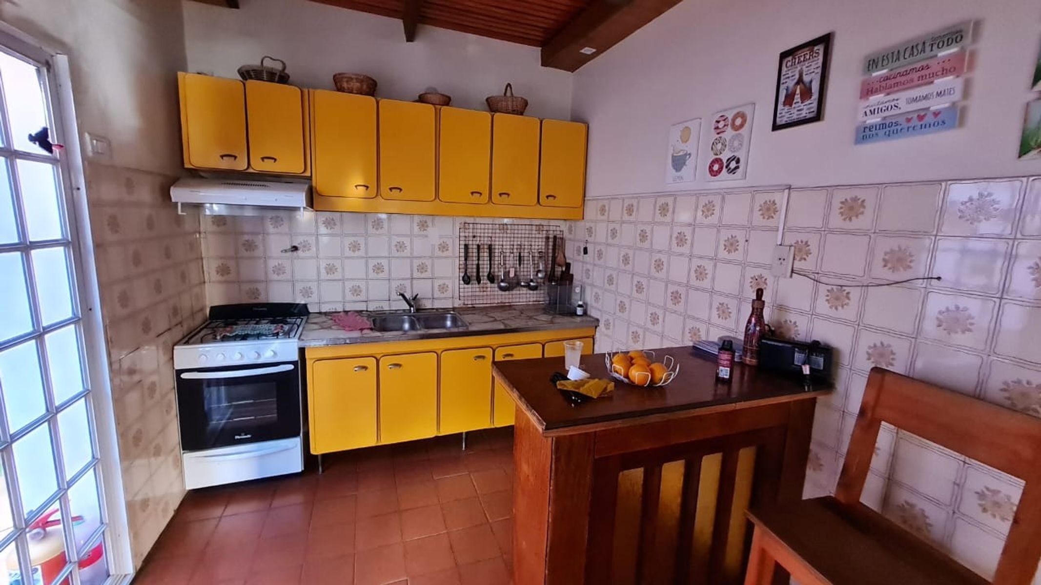 Casa Americana 3 ambientes mas escritorio, amplio fondo con pileta, quincho y lavadero. NUEVO VALOR — foto 5