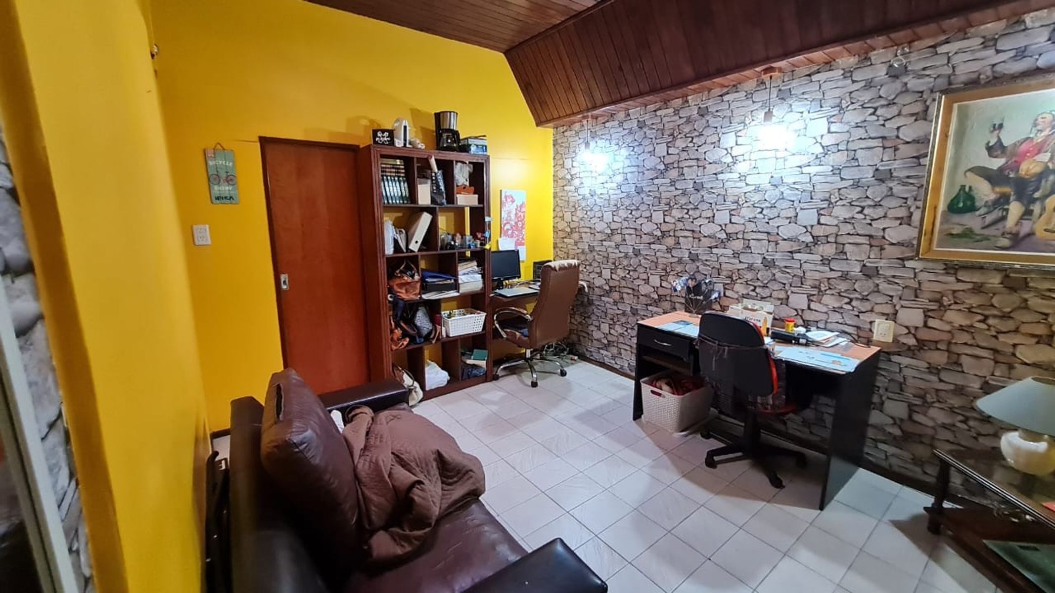 Casa Americana 3 ambientes mas escritorio, amplio fondo con pileta, quincho y lavadero. NUEVO VALOR — foto 10