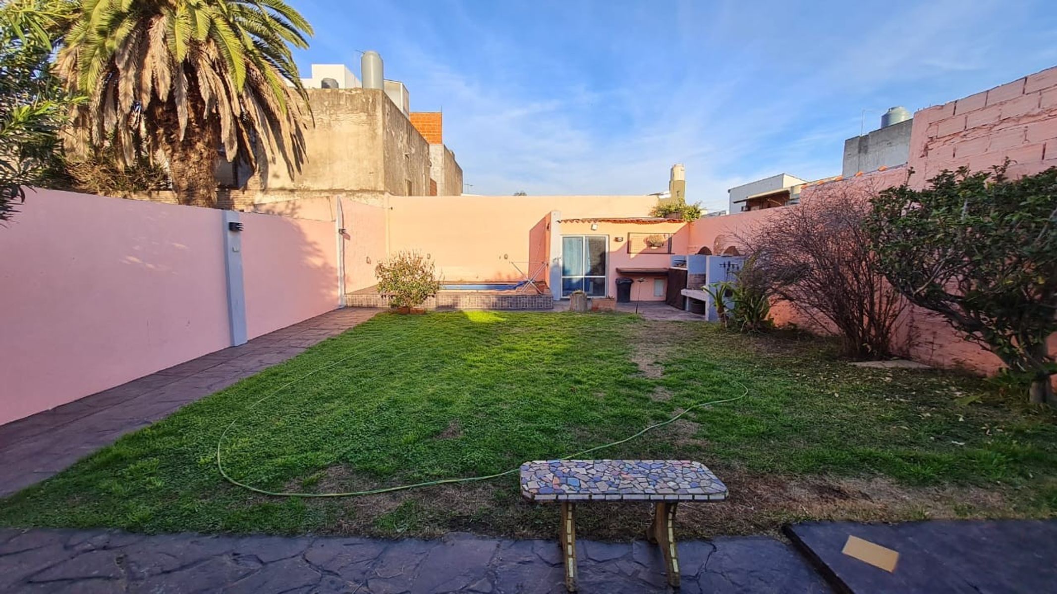 Casa Americana 3 ambientes mas escritorio, amplio fondo con pileta, quincho y lavadero. NUEVO VALOR — foto 13