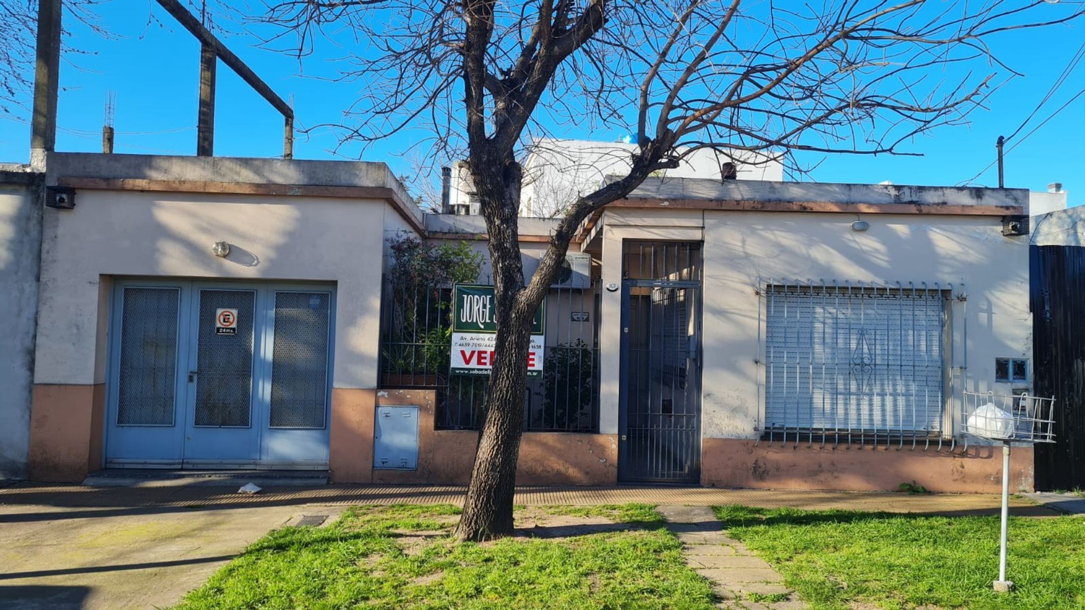 Casa 3 ambientes En Villa Luzuriaga Con Jardín, garage cubierto, y fondolibre con lavadero — foto 3