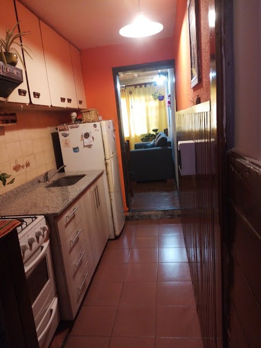 Dúplex 2 ambientes y medio en dos plantas, en excelente ubicación a3cuadras de Av. Don Bosco. APTO CREDITO — foto 9