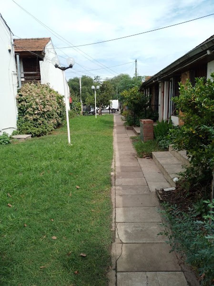 Dúplex 2 ambientes y medio en dos plantas, en excelente ubicación a3cuadras de Av. Don Bosco. APTO CREDITO — foto 11