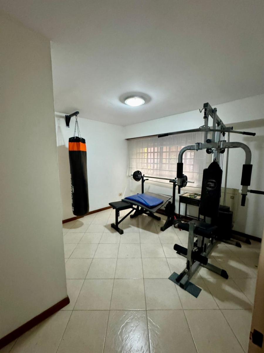 Excelente departamento 4 ambientes al frente en planta baja con entrada independiente. Villa Luzuriaga. NUEVO VALOR — foto 9