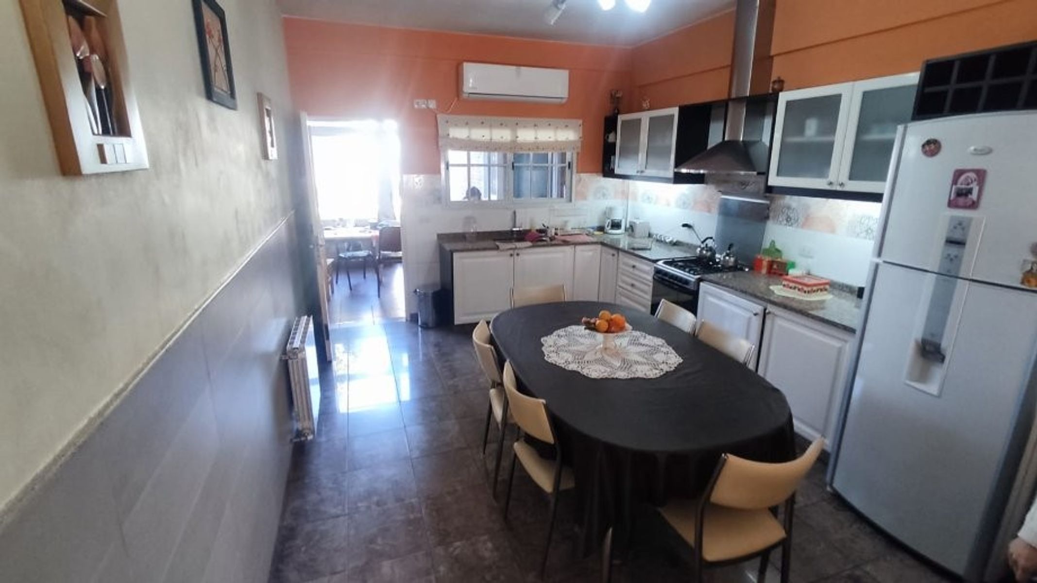 EXCELENTE CASA 4 AMBIERNTES TOTALMENTE RECICLADA CON CALEFACCION XRADIADORES CON CALDERA — foto 4