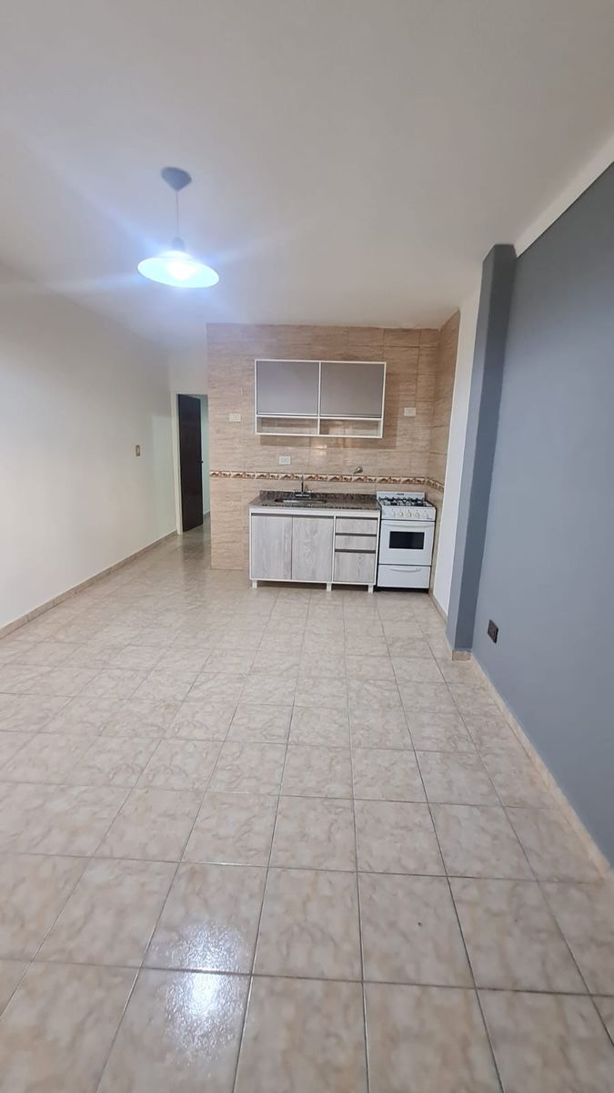 Departamento 2 ambientes planta baja con patio, Villa Luzuriaga — foto 6