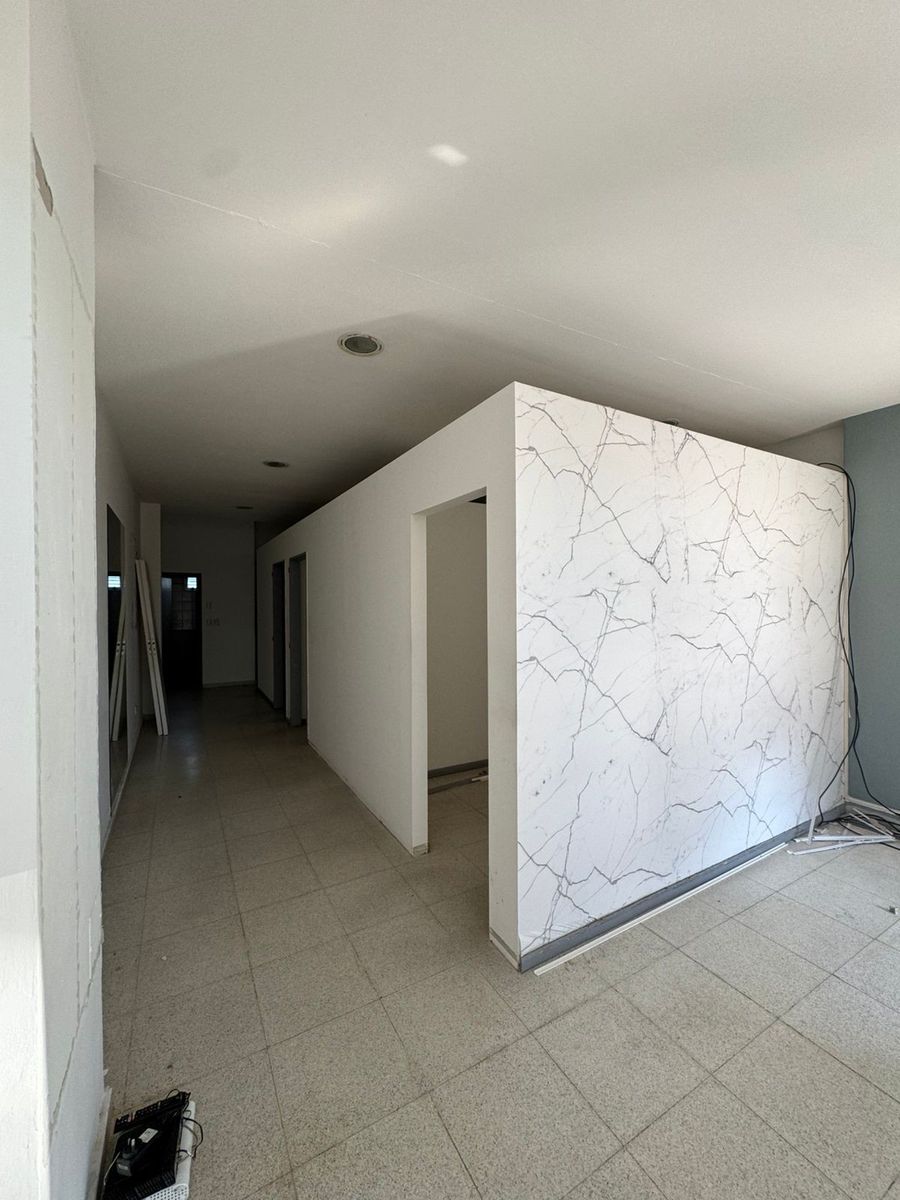 Local comercial de 59 m2 a metros de Av Pte Peron, excelente ubicacion — foto 8