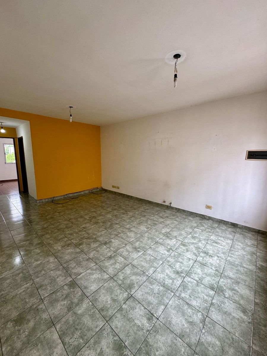 Excelente departamento 2 amplios ambientes en primer piso. Excelente ubicacion, sobre Av. Arieta. Centro de villa luzuriaga — foto 5