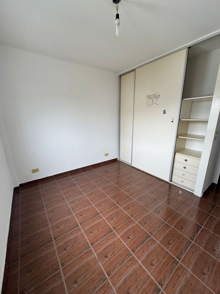 Excelente departamento 2 amplios ambientes en primer piso. Excelente ubicacion, sobre Av. Arieta. Centro de villa luzuriaga — foto 7