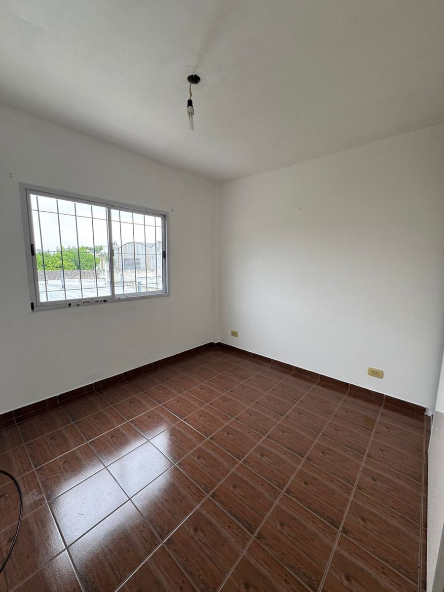Excelente departamento 2 amplios ambientes en primer piso. Excelente ubicacion, sobre Av. Arieta. Centro de villa luzuriaga — foto 9