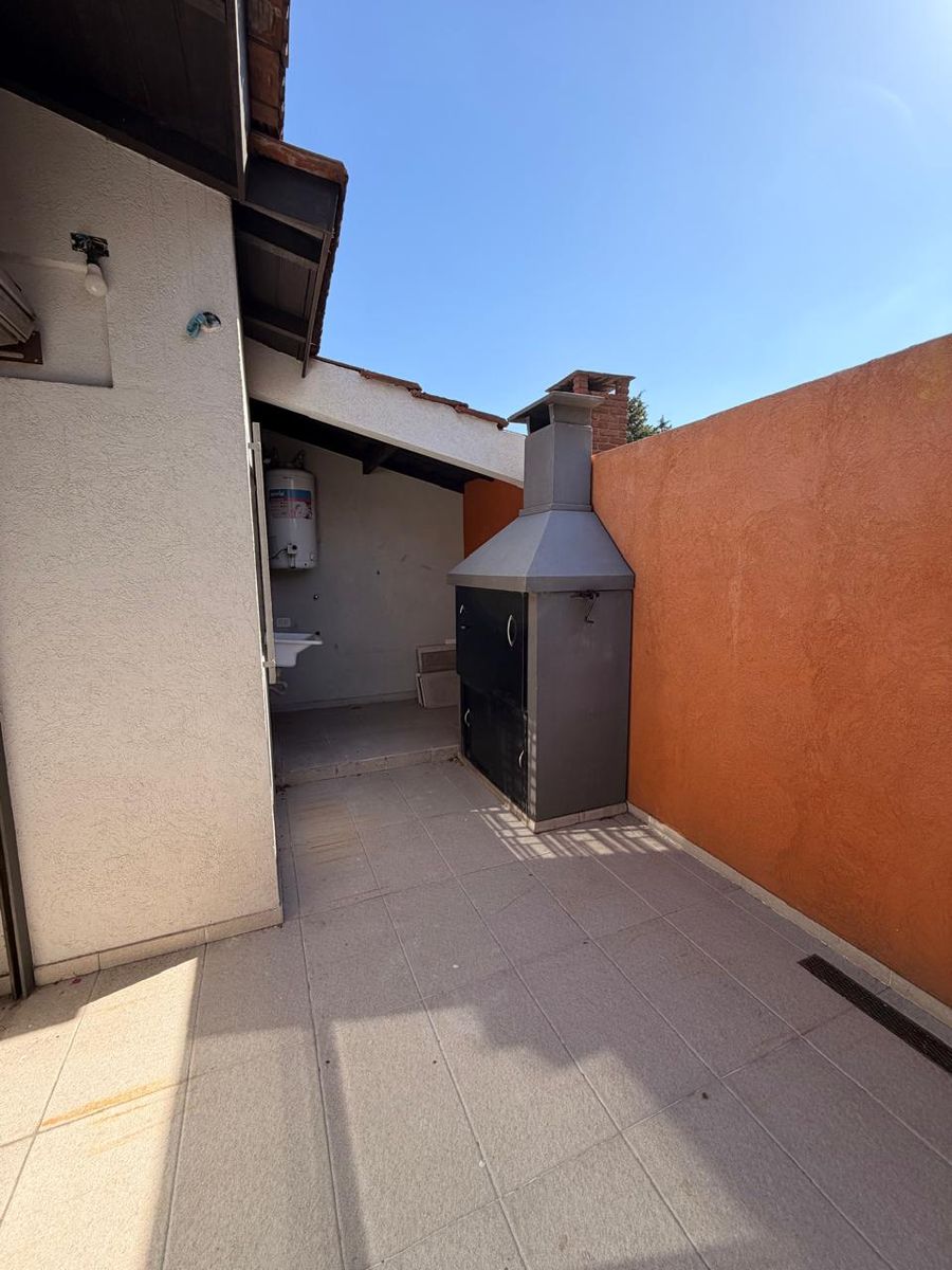 Excelente Chalet PH de 3 Ambientes Moderno con Patio y Parrilla. VillaLuzuriaga. OPORTUNIDAD — foto 8