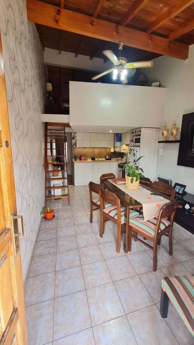 EXCELENTE DEPARTAMENTO 2 AMBIENTES + ESCRITORIO EN 1º PISO AL FRENTE CON BALCON. APTO CREDITO. — foto 5