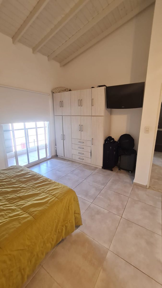 Excelente departamento 3 ambientes + escritorio, tipo duplex con balconal frente y al contrafrente. APTO CREDITO. A metros de Avenida Arieta,centro comercial de Villa Luzuriaga. — foto 9