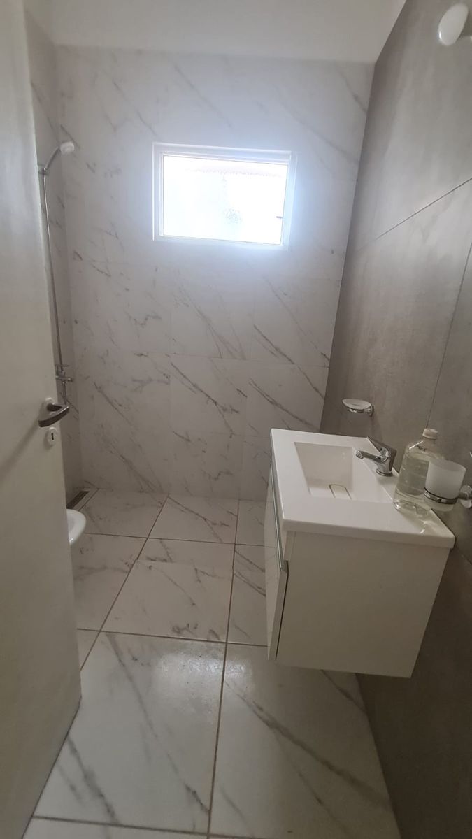 EXCELENTE CHALET RECICLADO A NUEVO DE 3 AMBIENTES EN BARRIO MARINA — foto 5