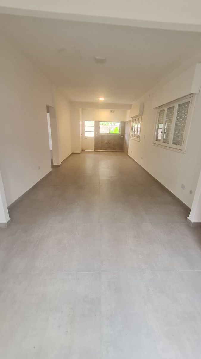 EXCELENTE CHALET RECICLADO A NUEVO DE 3 AMBIENTES EN BARRIO MARINA — foto 7
