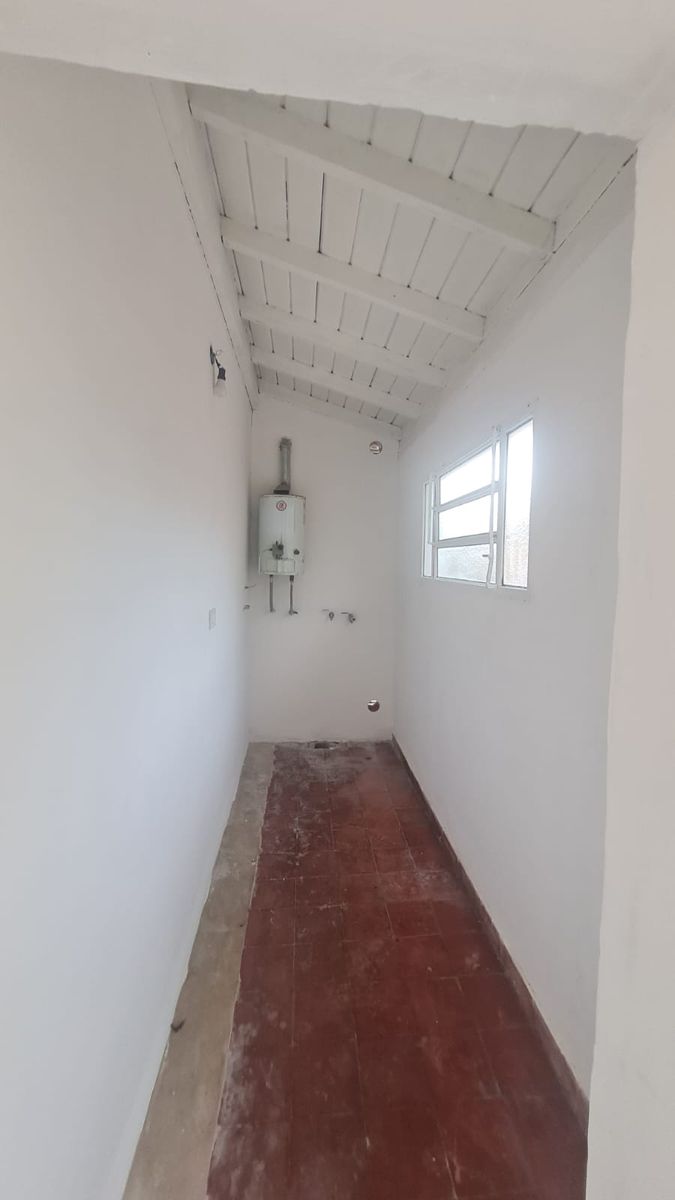 EXCELENTE CHALET RECICLADO A NUEVO DE 3 AMBIENTES EN BARRIO MARINA — foto 9