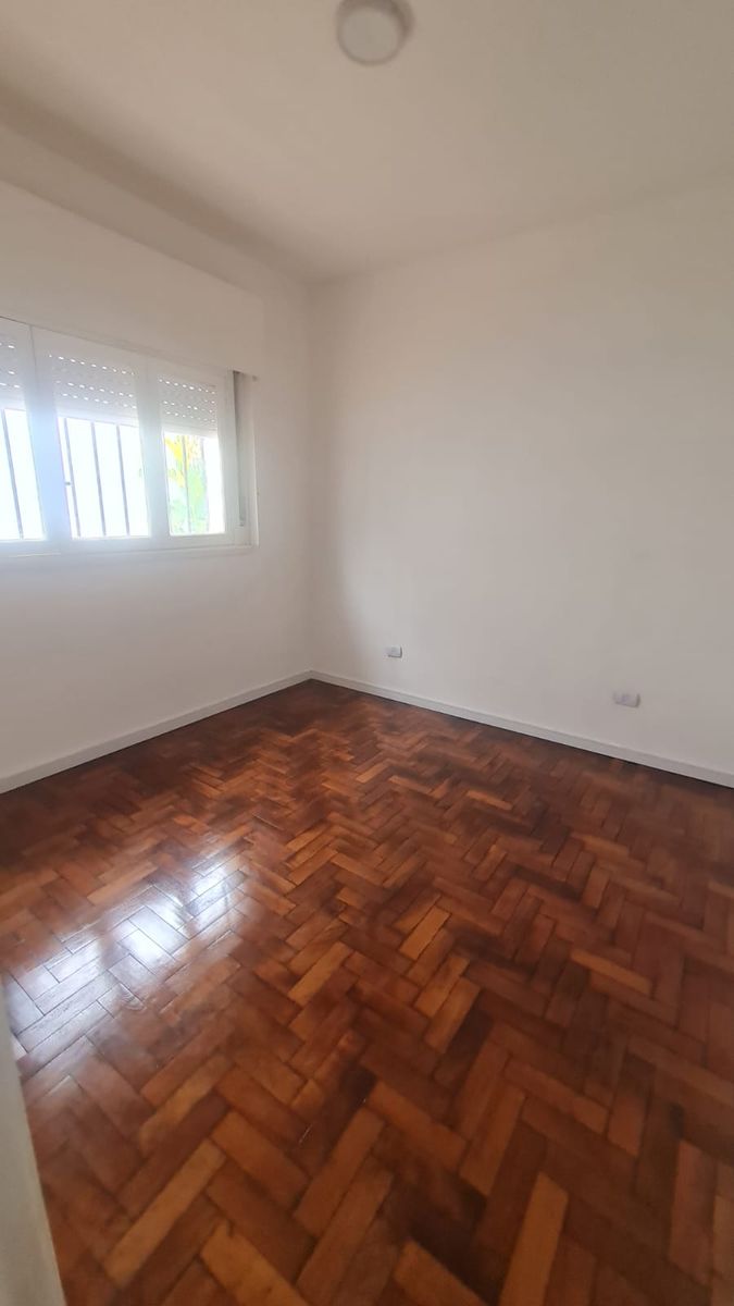 EXCELENTE CHALET RECICLADO A NUEVO DE 3 AMBIENTES EN BARRIO MARINA — foto 11