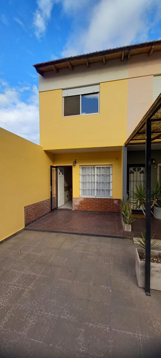 DUPLEX 3 AMBIENTES CON COCHERA Y PATIO. EN EXCELENTE ESTADO, SOBRE ILLIA. - 5