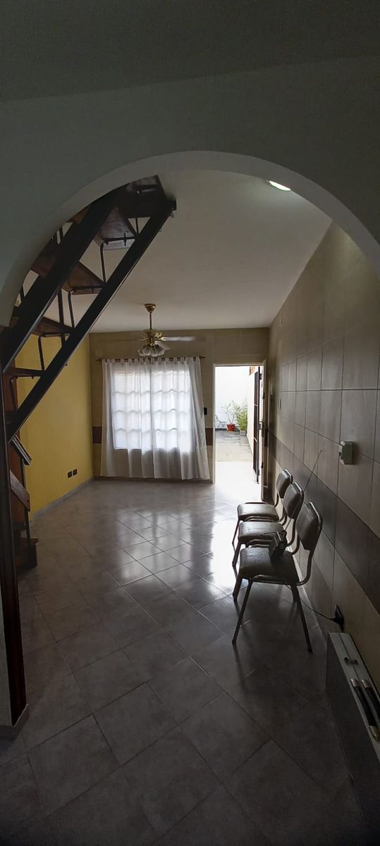 DUPLEX 3 AMBIENTES CON COCHERA Y PATIO. EN EXCELENTE ESTADO, SOBRE ILLIA. - 9