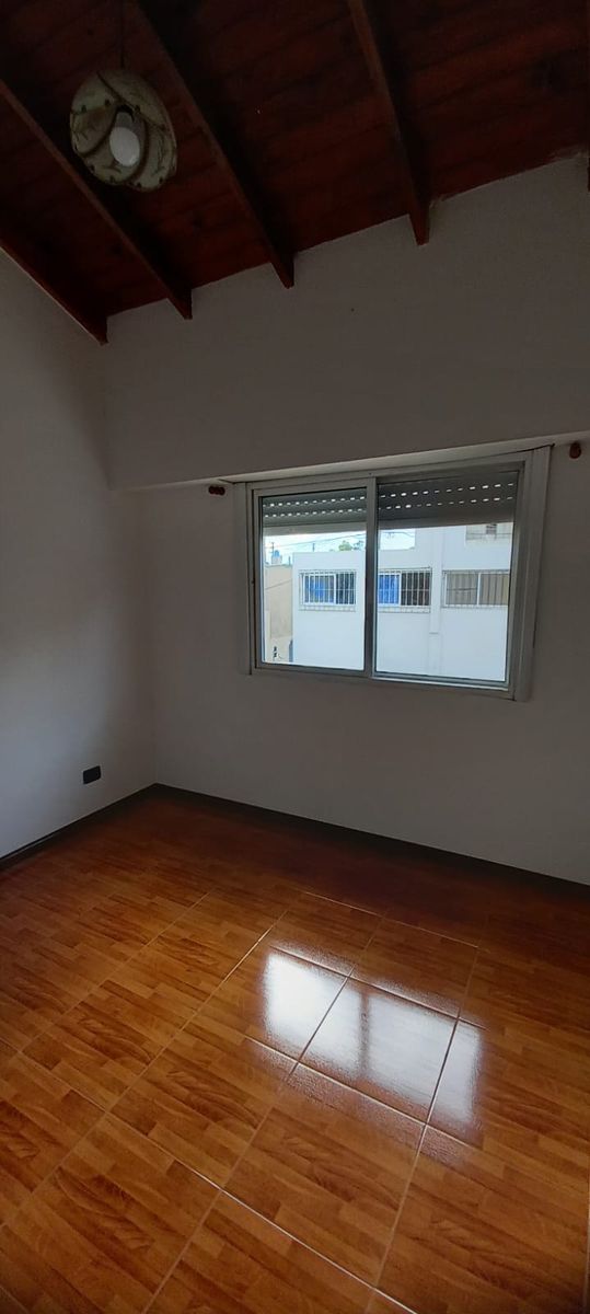 DUPLEX 3 AMBIENTES CON COCHERA Y PATIO. EN EXCELENTE ESTADO, SOBRE ILLIA. - 12