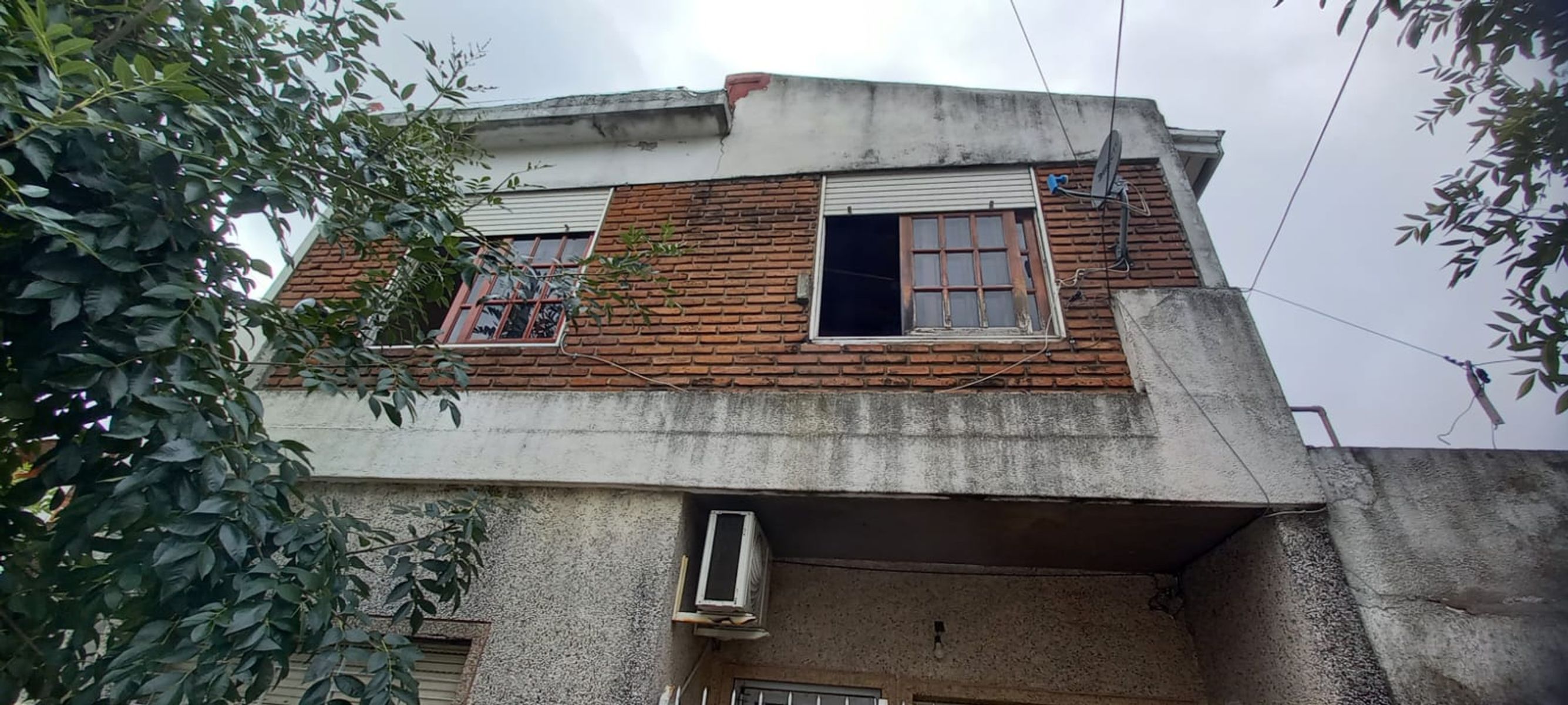 Departamento 2 ambientes en 1º piso al frente con patio. SIN EXPENSAS. Ramos Mejia - 1