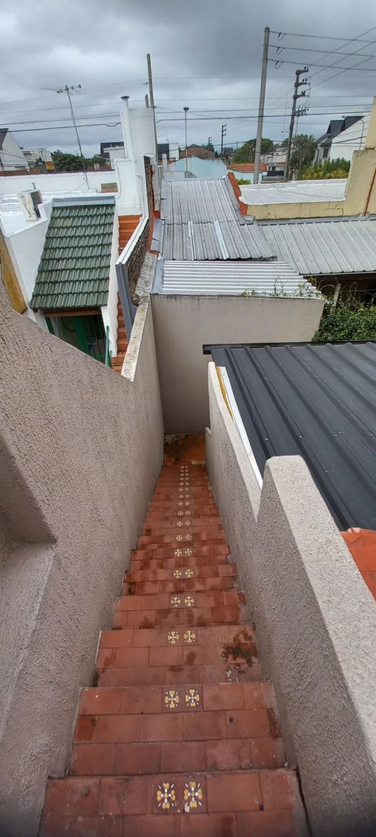 Departamento 2 ambientes en 1º piso al frente con patio. SIN EXPENSAS. Ramos Mejia - 3