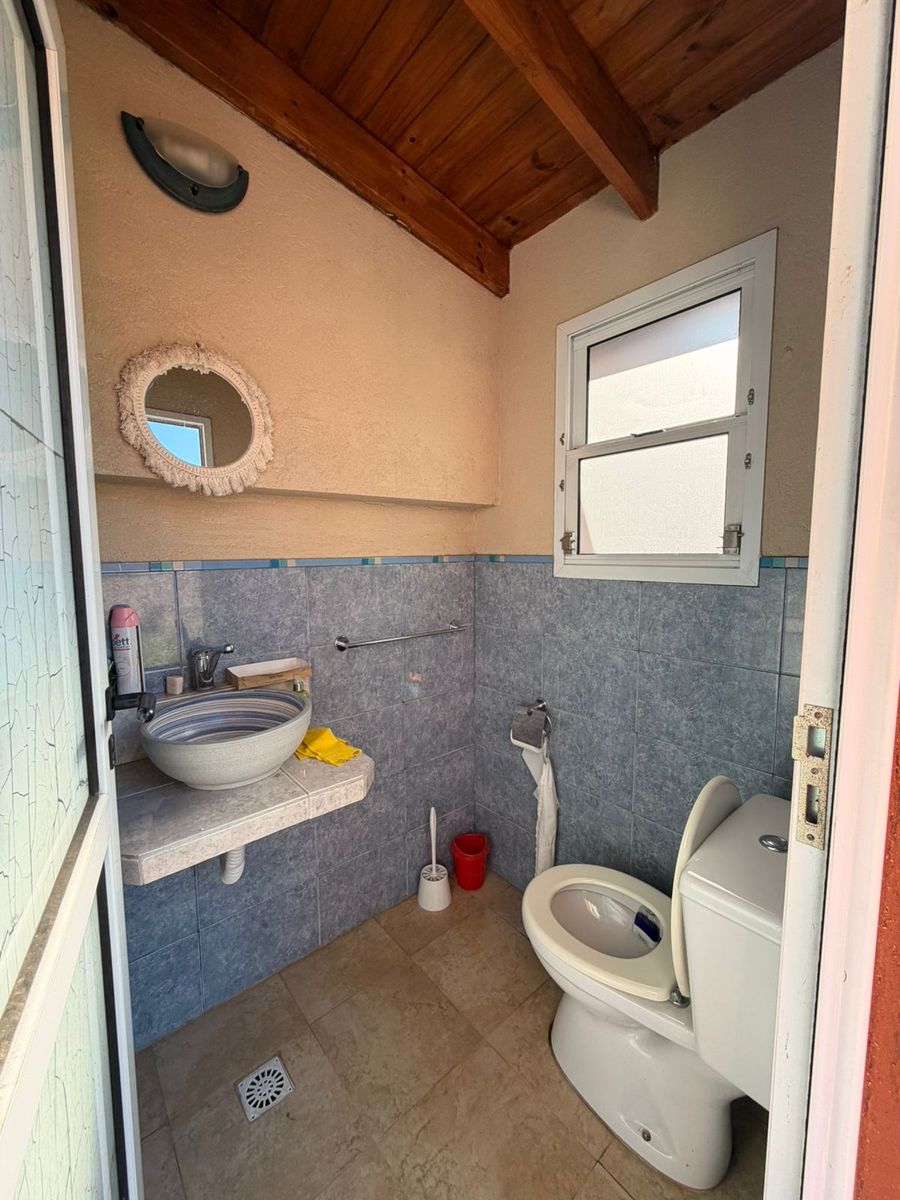 Impecable casa de 4 ambientes con parque, piscina, quincho y garage automático. Villa Luzuriaga — foto 5