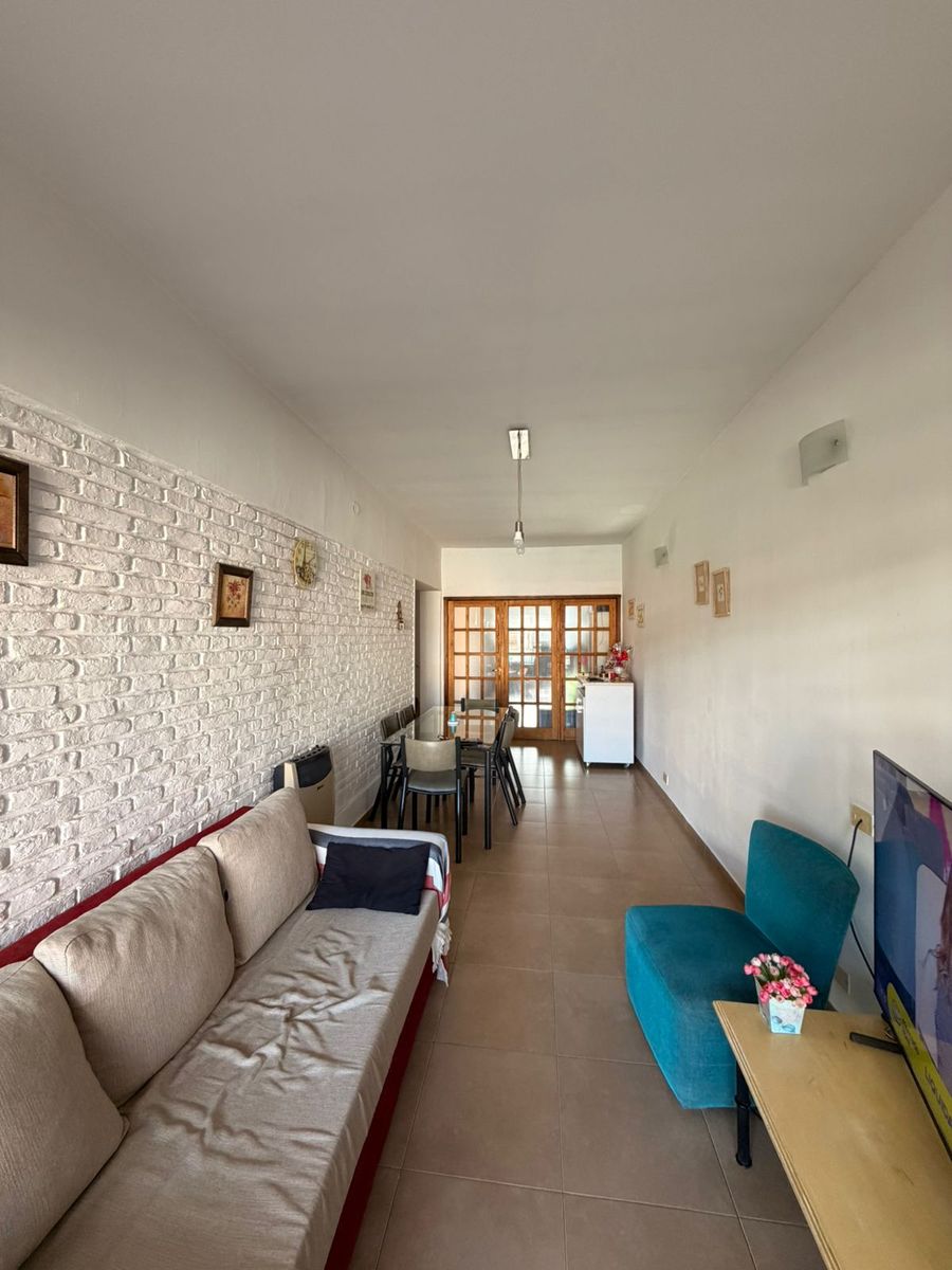 Impecable casa de 4 ambientes con parque, piscina, quincho y garage automático. Villa Luzuriaga — foto 8
