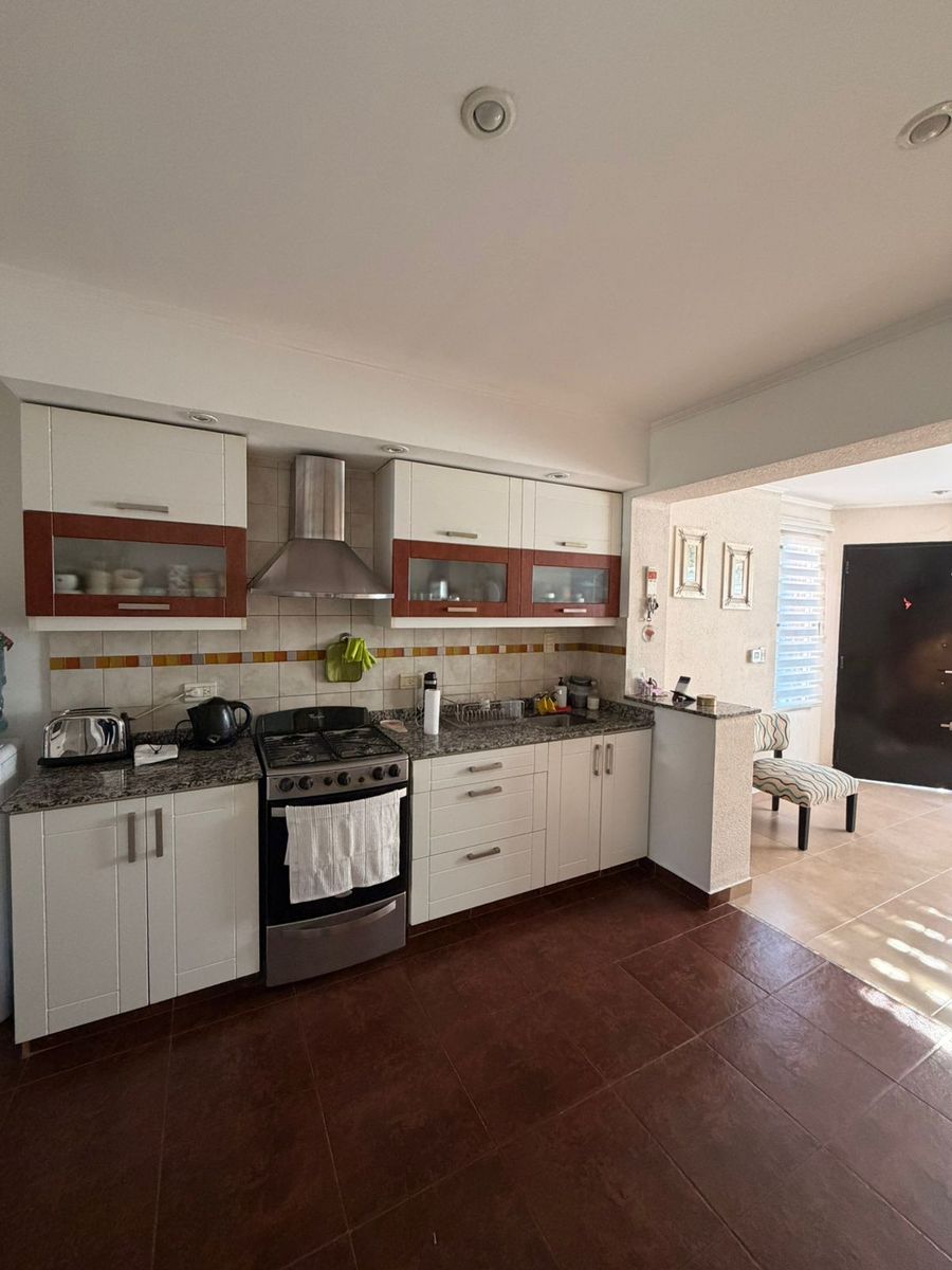 Impecable casa de 4 ambientes con parque, piscina, quincho y garage automático. Villa Luzuriaga — foto 14