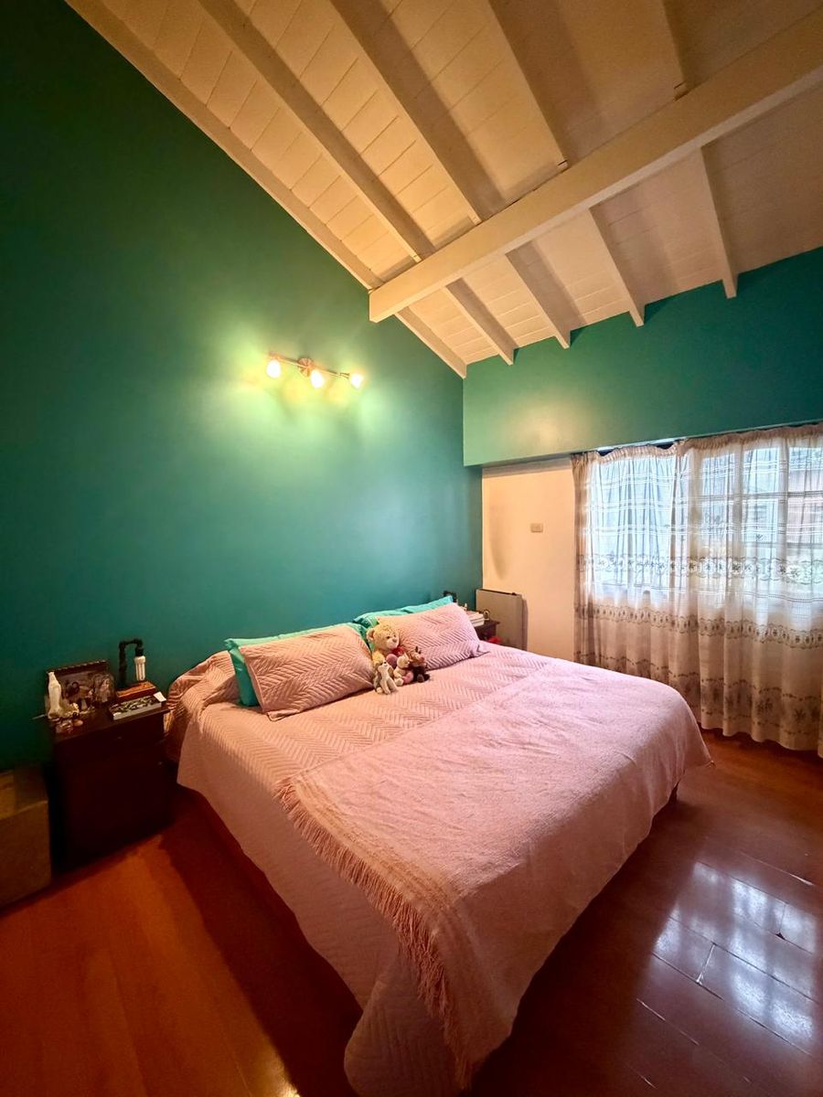 Impecable chalet PH 4 ambientes en dos plantas con piscina, quincho, fondo libre y excelente ubicación. APTO CREDITO — foto 11