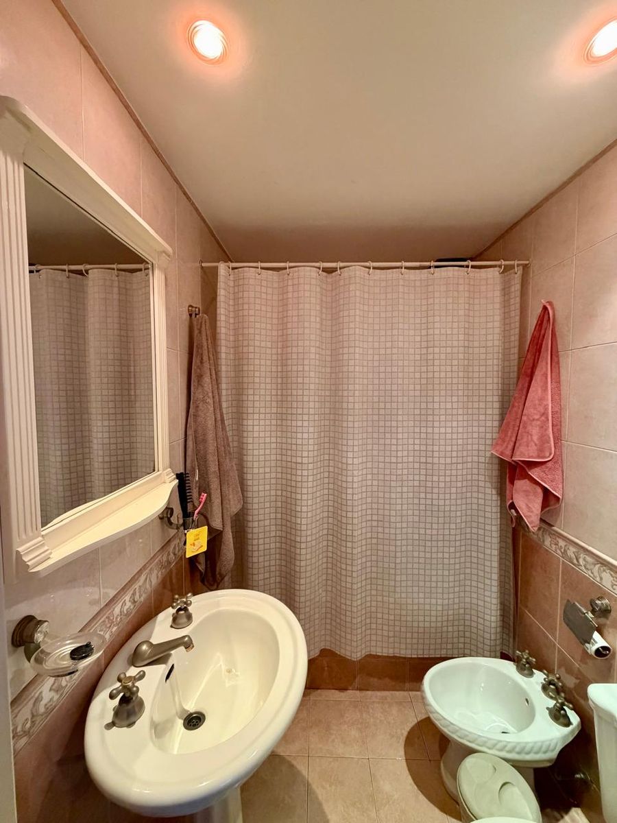 Impecable chalet PH 4 ambientes en dos plantas con piscina, quincho, fondo libre y excelente ubicación. APTO CREDITO — foto 12