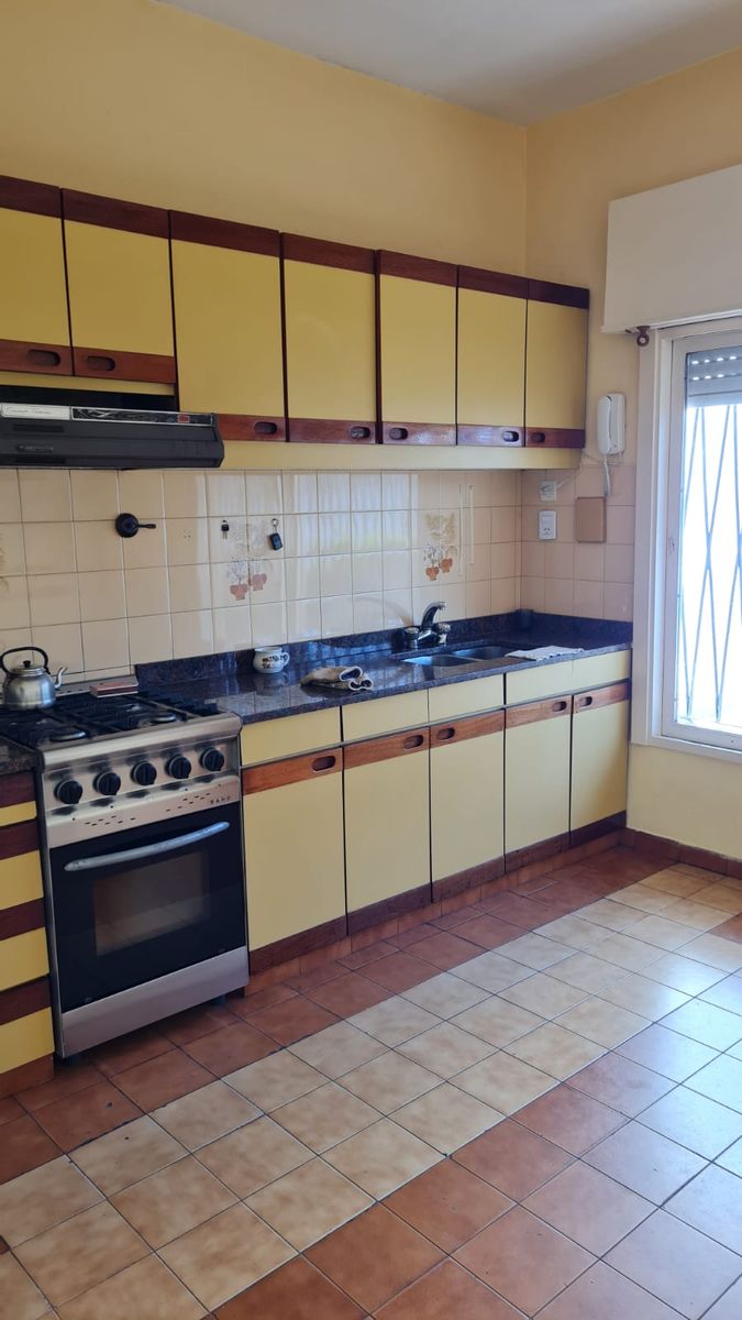 Excelente chalet 4 ambientes con espacio libre, garage, patio y terraza. APTO CREDITO. NUEVO VALOR - 3