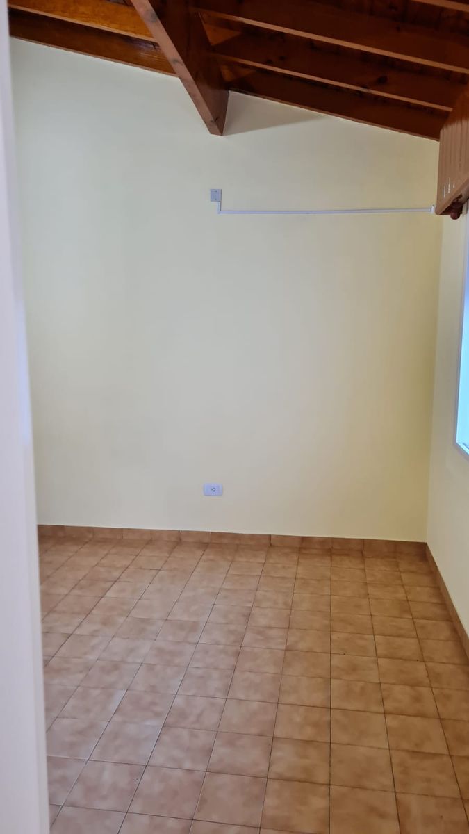 Excelente chalet 4 ambientes con espacio libre, garage, patio y terraza. APTO CREDITO. NUEVO VALOR - 11
