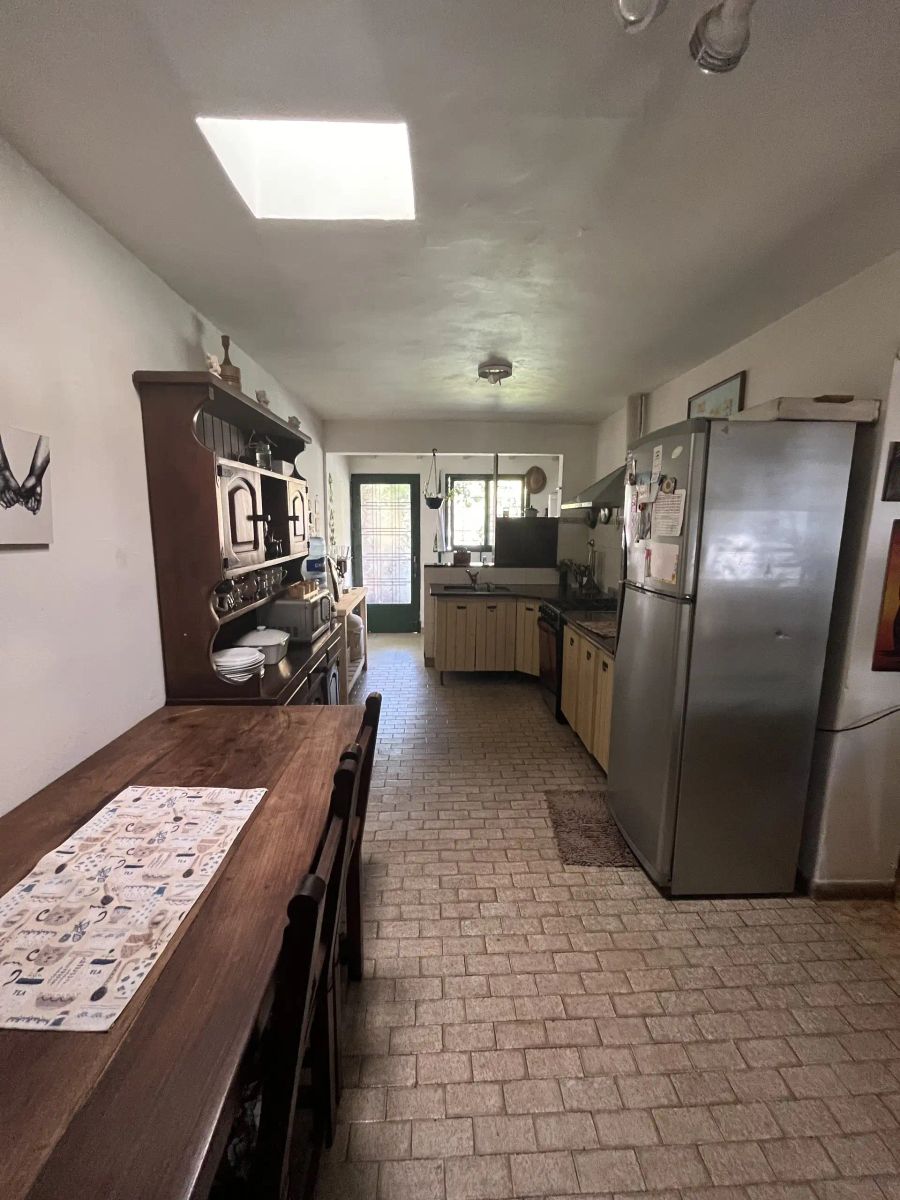 Chalet de 4 ambientes s/lote de 10 x 30 con garage y pileta - 6