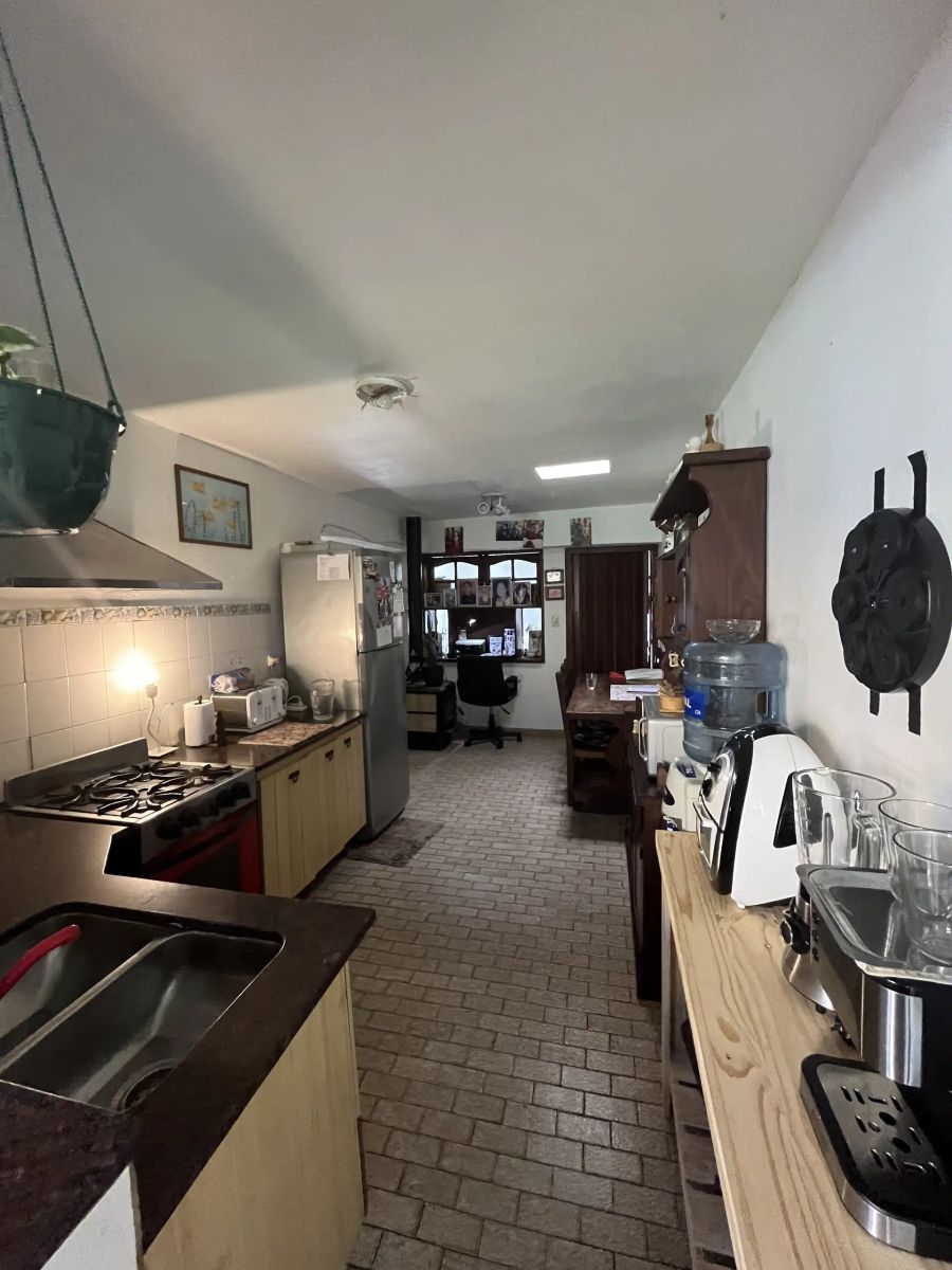 Chalet de 4 ambientes s/lote de 10 x 30 con garage y pileta - 9