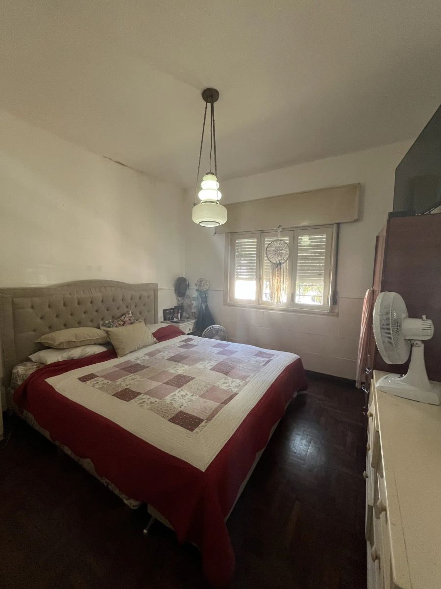 Chalet de 4 ambientes s/lote de 10 x 30 con garage y pileta - 11