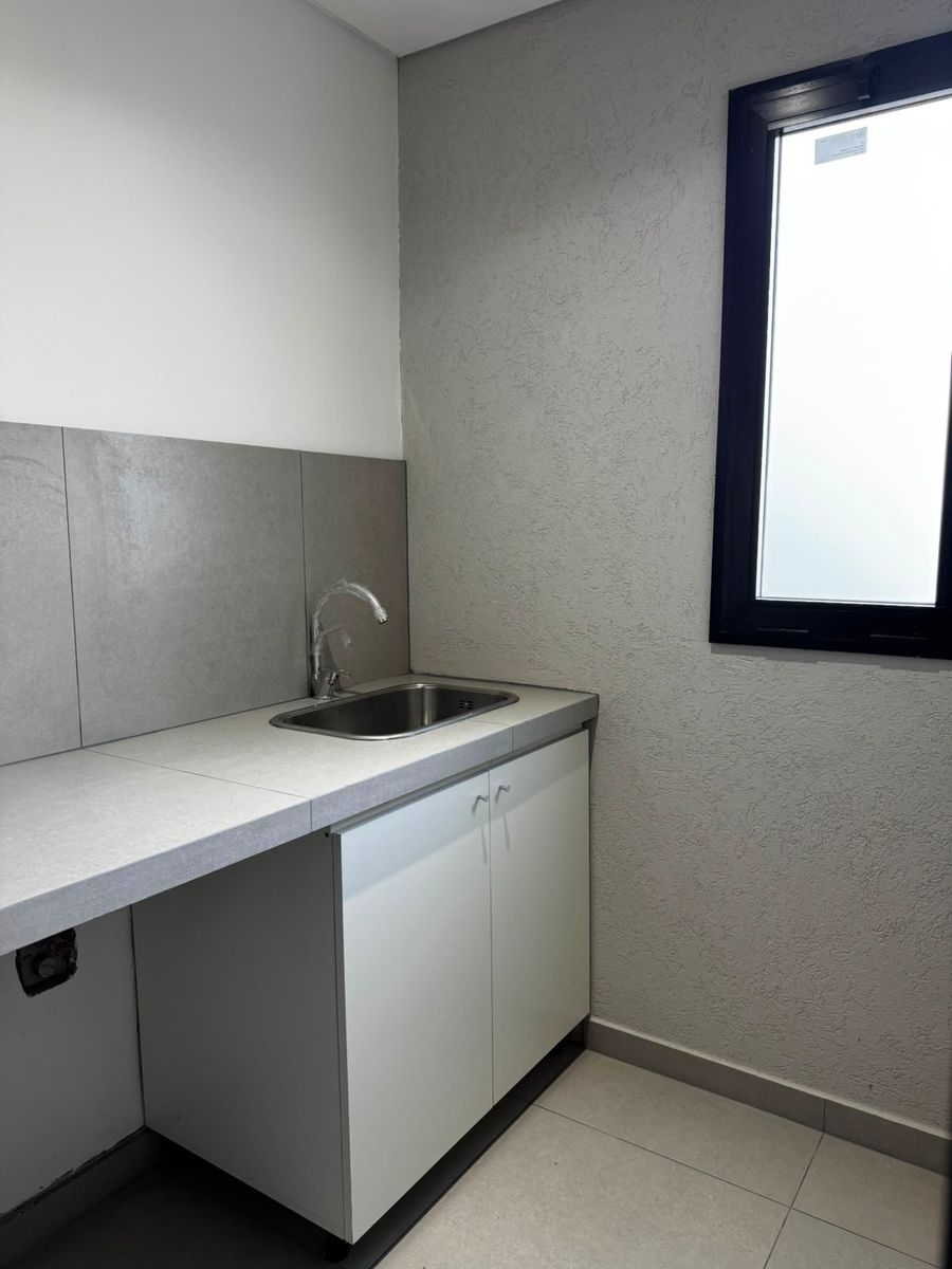 Hermosa casa de 4 ambientes a estrenar en barrio privado Cruz del Sur. - 2
