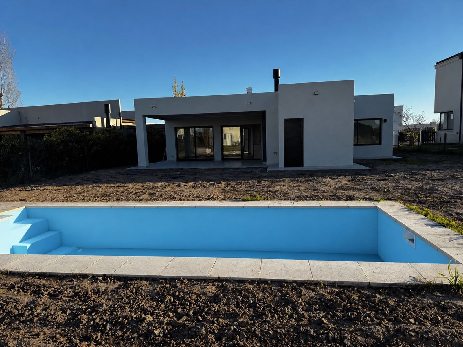 Hermosa casa de 4 ambientes a estrenar en barrio privado Cruz del Sur. - 17