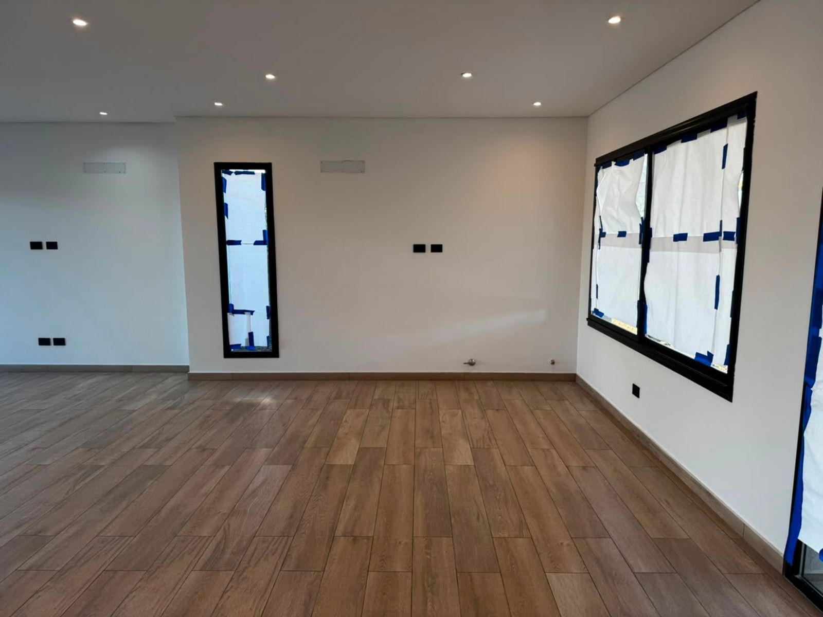 Hermosa casa de 4 ambientes a estrenar en barrio privado Cruz del Sur. - 24