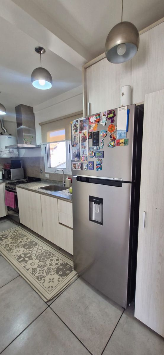 Excelente departamento de 2 ambientes en primer piso con balcón al contrafrente y cochera cubierta - Villa Luzuriaga. Apto crédito. - 13