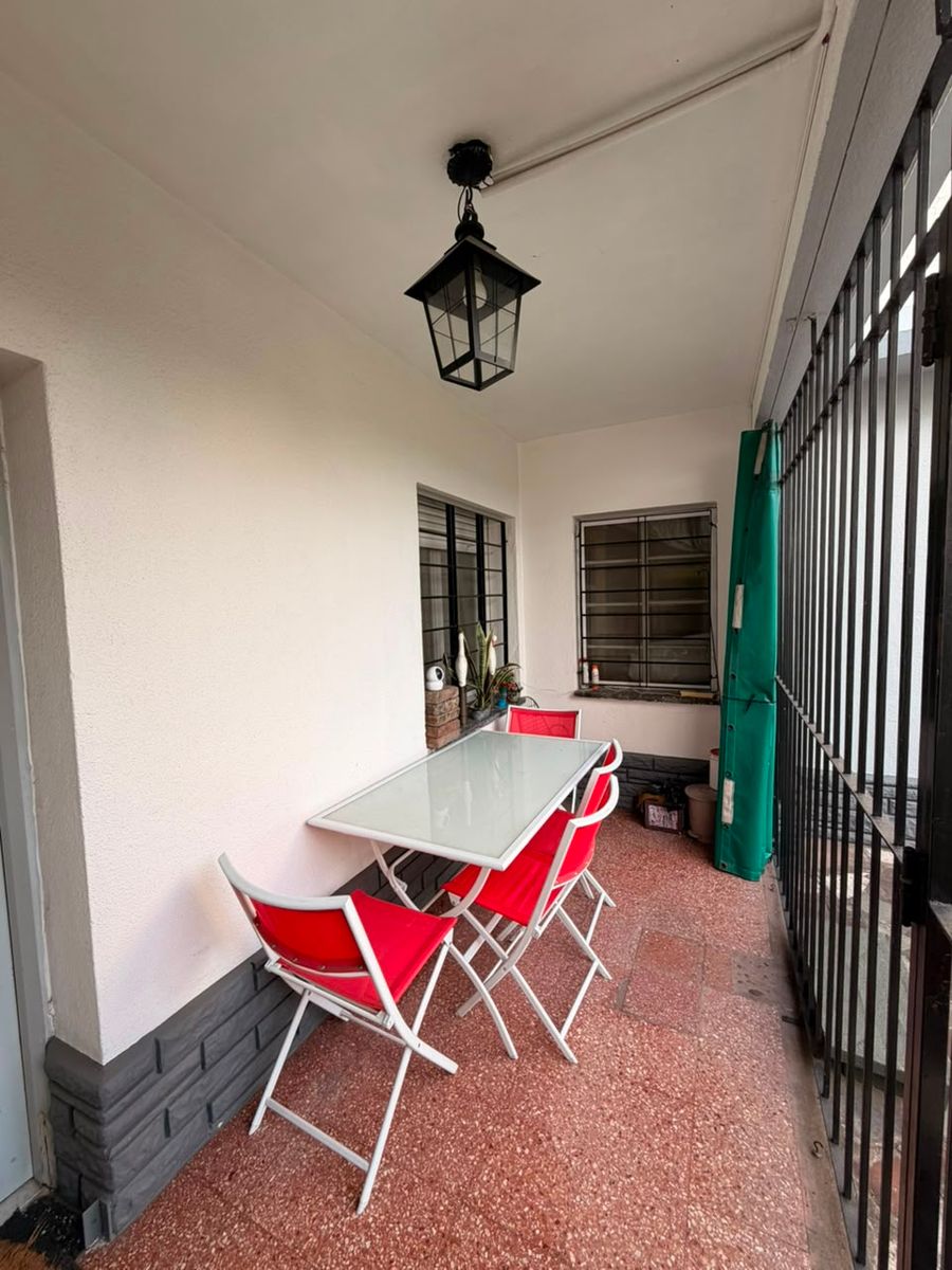 CASA AMERICANA 3 AMBIENTES CON AMPLIO JARDIN AL FRENTE, COCHERA CUBIERTA, PATIO Y TERRAZA - 3