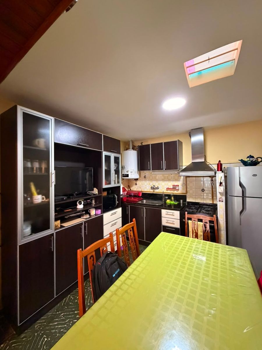 CASA AMERICANA 3 AMBIENTES CON AMPLIO JARDIN AL FRENTE, COCHERA CUBIERTA, PATIO Y TERRAZA - 10