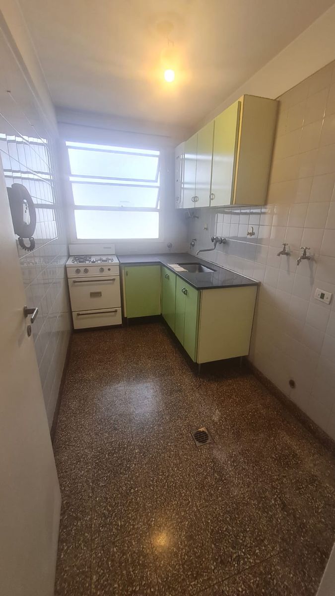 EXCELENTE DEPTO 3 AMBIENTES CON COCHERA CUBIERTA EN BELGRANO - 16